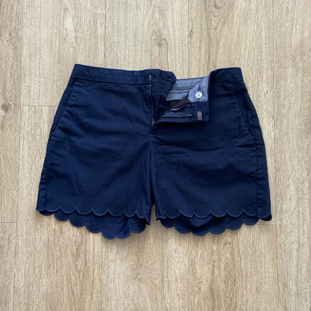 Banana Republic navy shorts with scallop hem